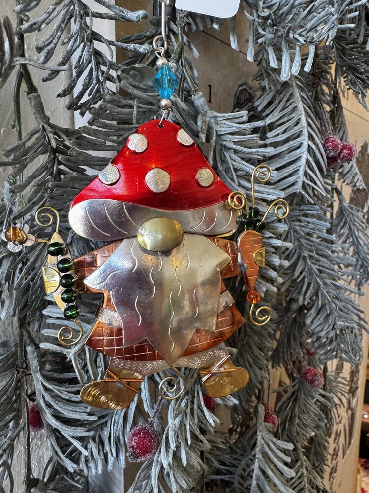 veggie gardner gnome