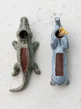 Creative Co-Op Stoneware Alligator Match Holder w/ Striker