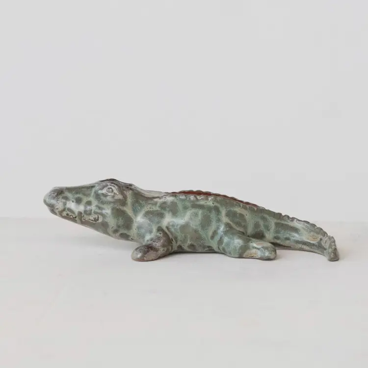 Creative Co-Op Stoneware Alligator Match Holder w/ Striker