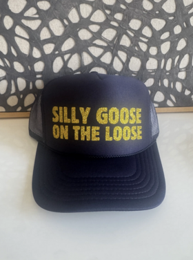 Arnie + Ollie Silly Goose