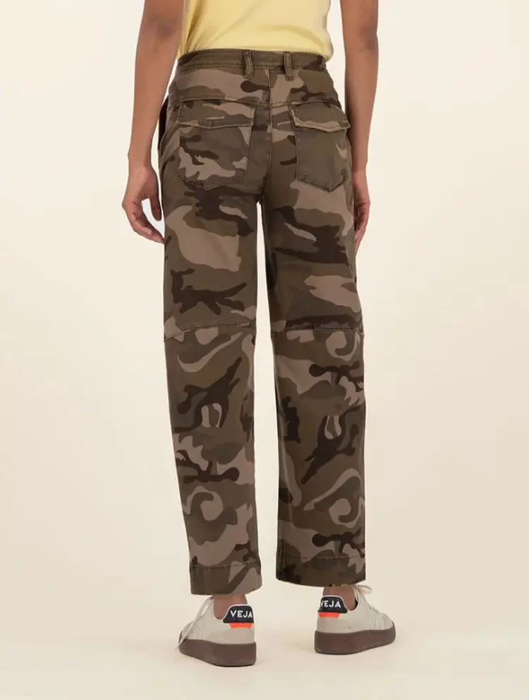 Kut from the Kloth / Swatfame Ashton Wide Leg Barrel Jean
