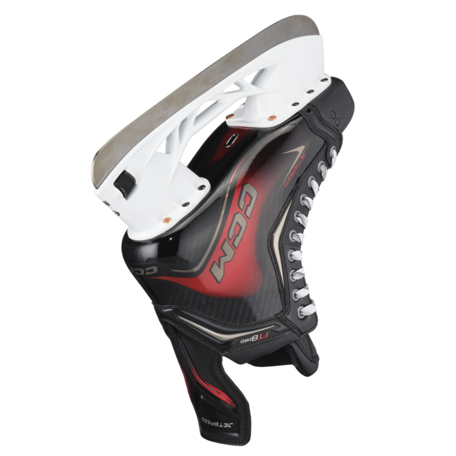 CCM S25 JETSPEED FT8 PRO SKATE JUNIOR