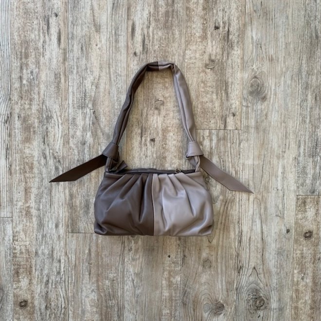 本店は SONDRA ROBERTS RING CLUCH sleepyhollowevents.com