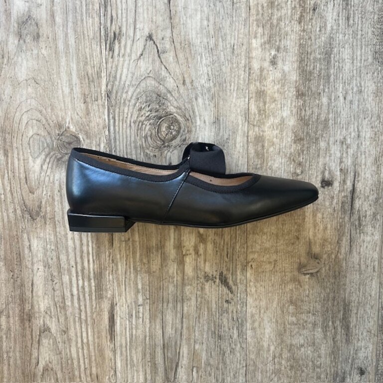 Intentionally Blank Intentionally _____ London Flat