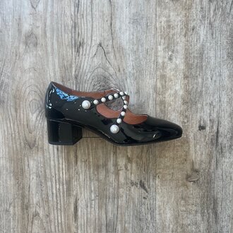 Intentionally Blank Intentionally _____ Cupcakes Heel