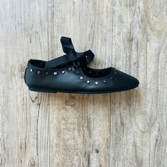 Intentionally Blank Intentionally _____ Peak Maryjane