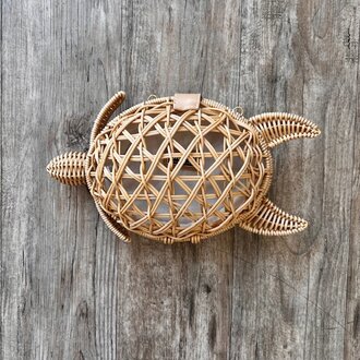 Urban Expressions Leilani Turtle Clutch