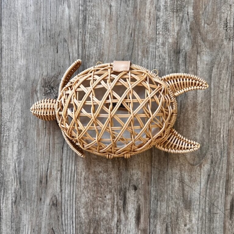 Urban Expressions Leilani Turtle Clutch