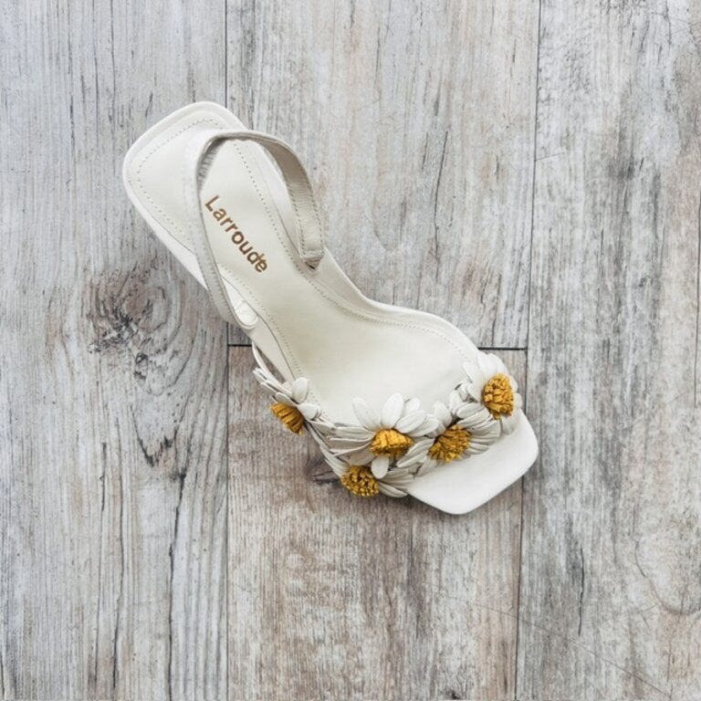 Larroude Larroude Fiore Daisy Slingback