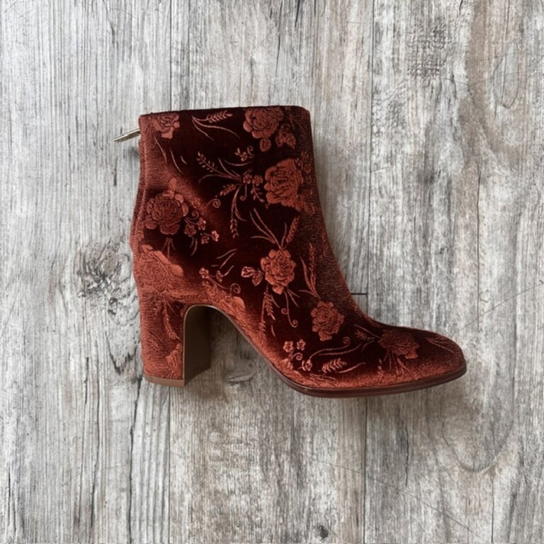 Cecelia New York Cecelia NY Noelle Bootie