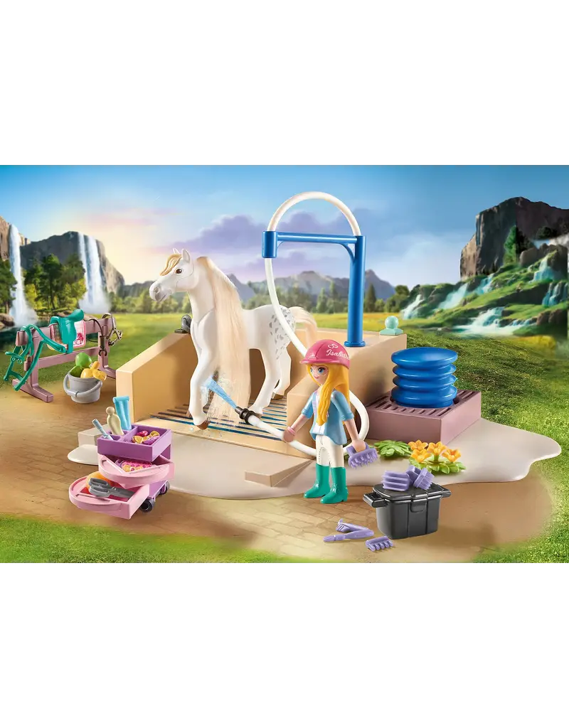 Playmobil Washing Station with Isabella and Lioness 4+