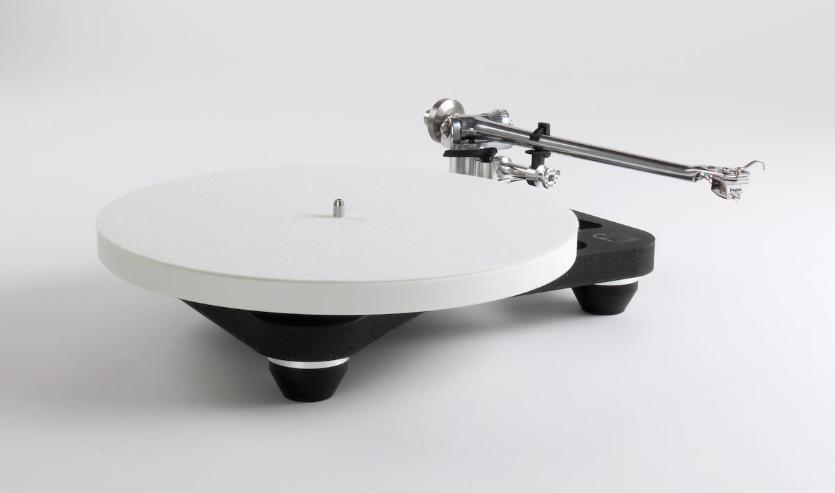 Rega Planar 10 Turntable