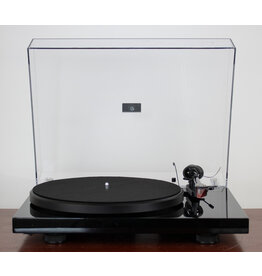 Pro-Ject Pro-Ject Debut Carbon AC Turntable USED