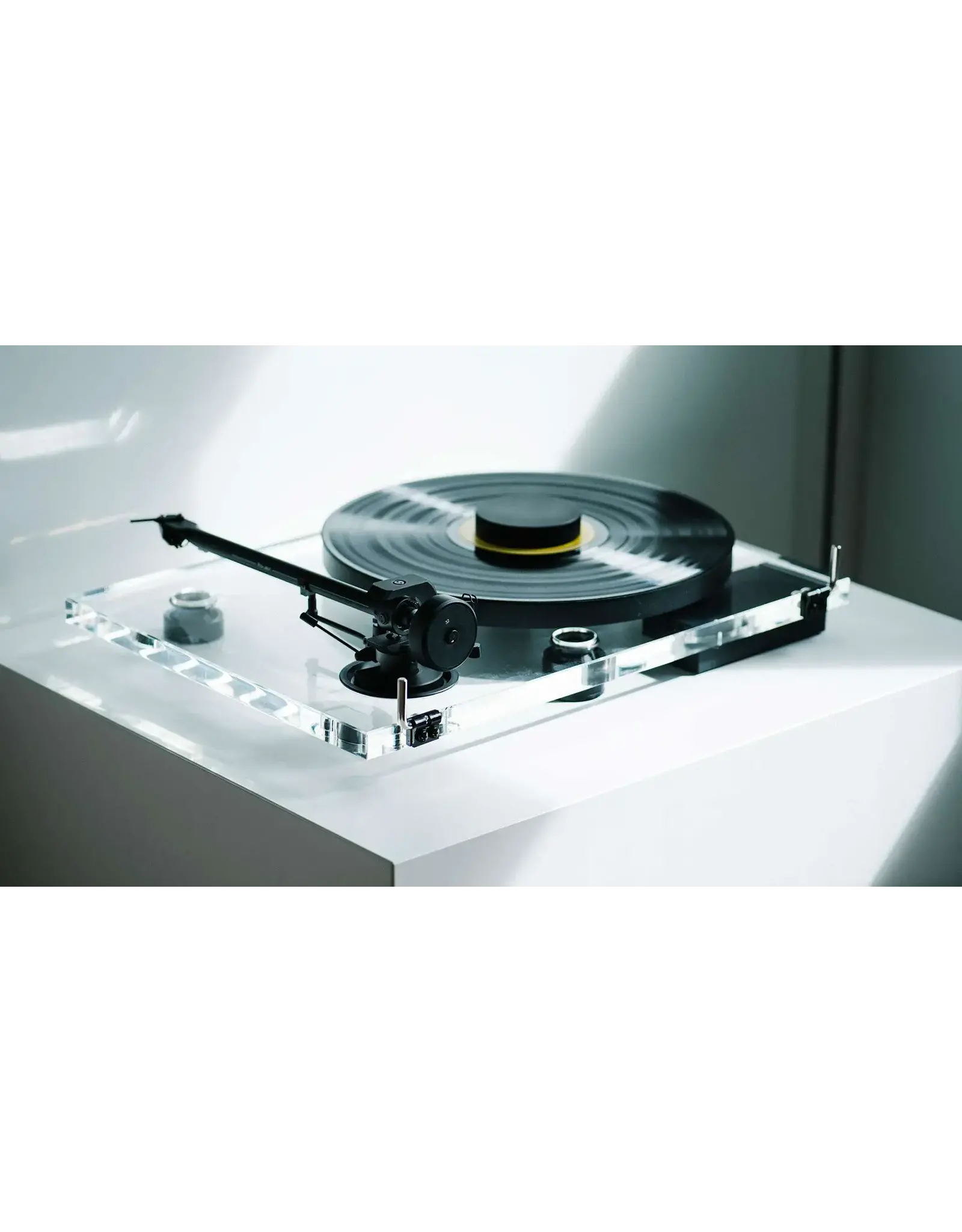 Pro-Ject Pro-Ject XA B Balanced Acrylic Turntable