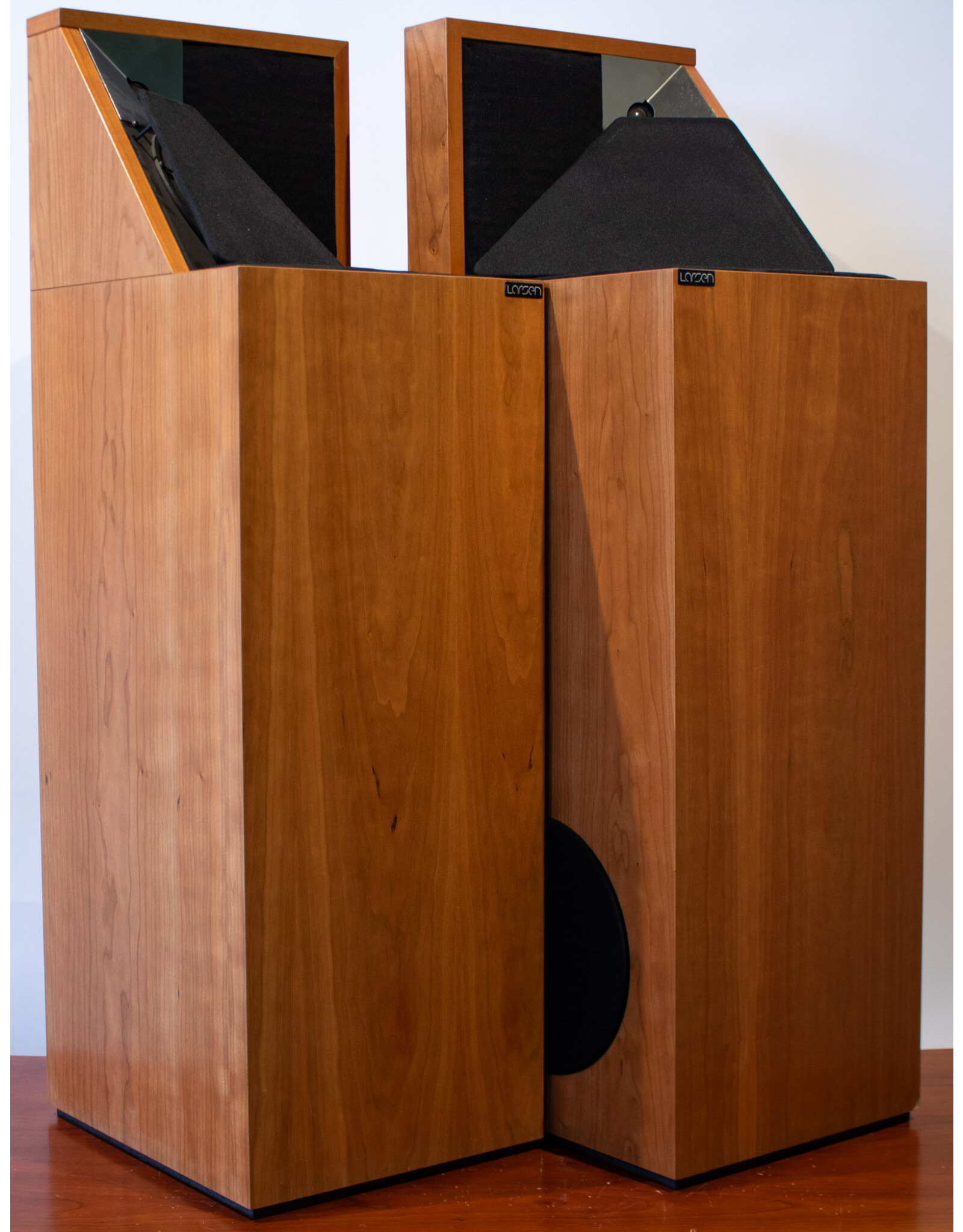 Larsen Larsen 8.2 Floorstanding Speakers USED