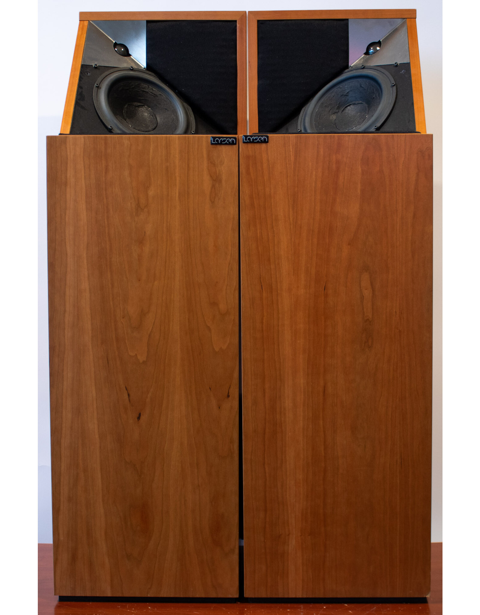 Larsen Larsen 8.2 Floorstanding Speakers USED