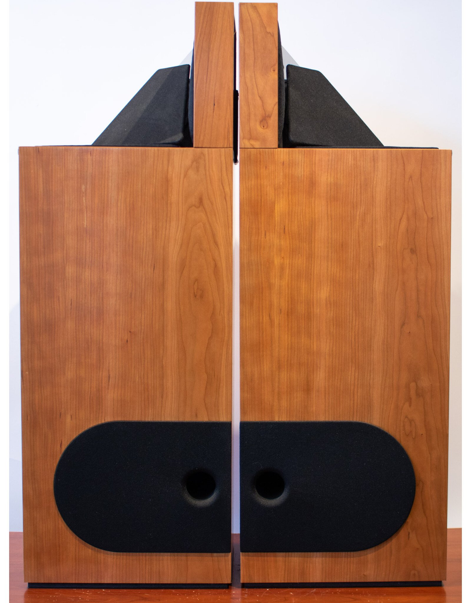 Larsen Larsen 8.2 Floorstanding Speakers USED