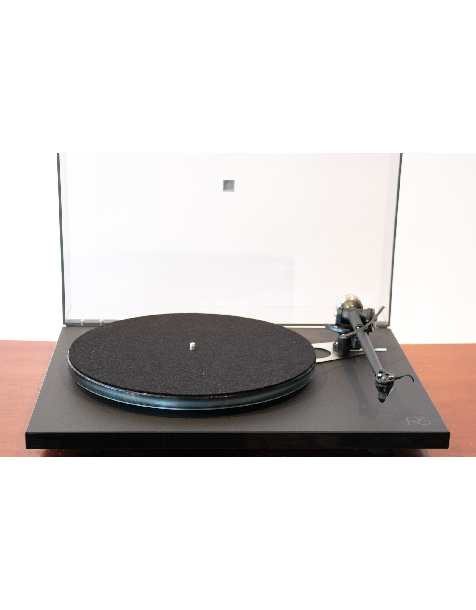 Rega Rega Planar 6 w/Rega Ania Turntable OPEN BOX