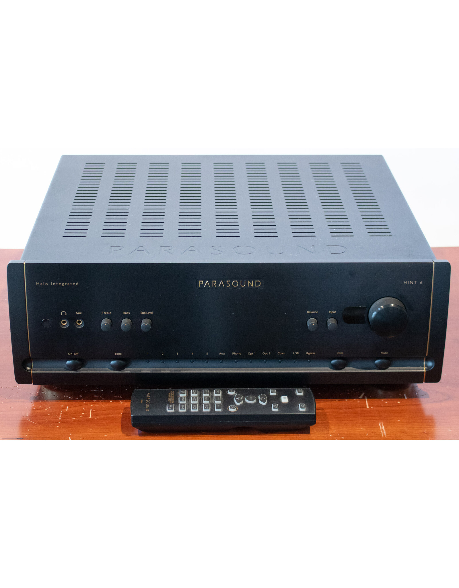 Parasound Parasound Halo Integrated HINT 6 Integrated Amp USED