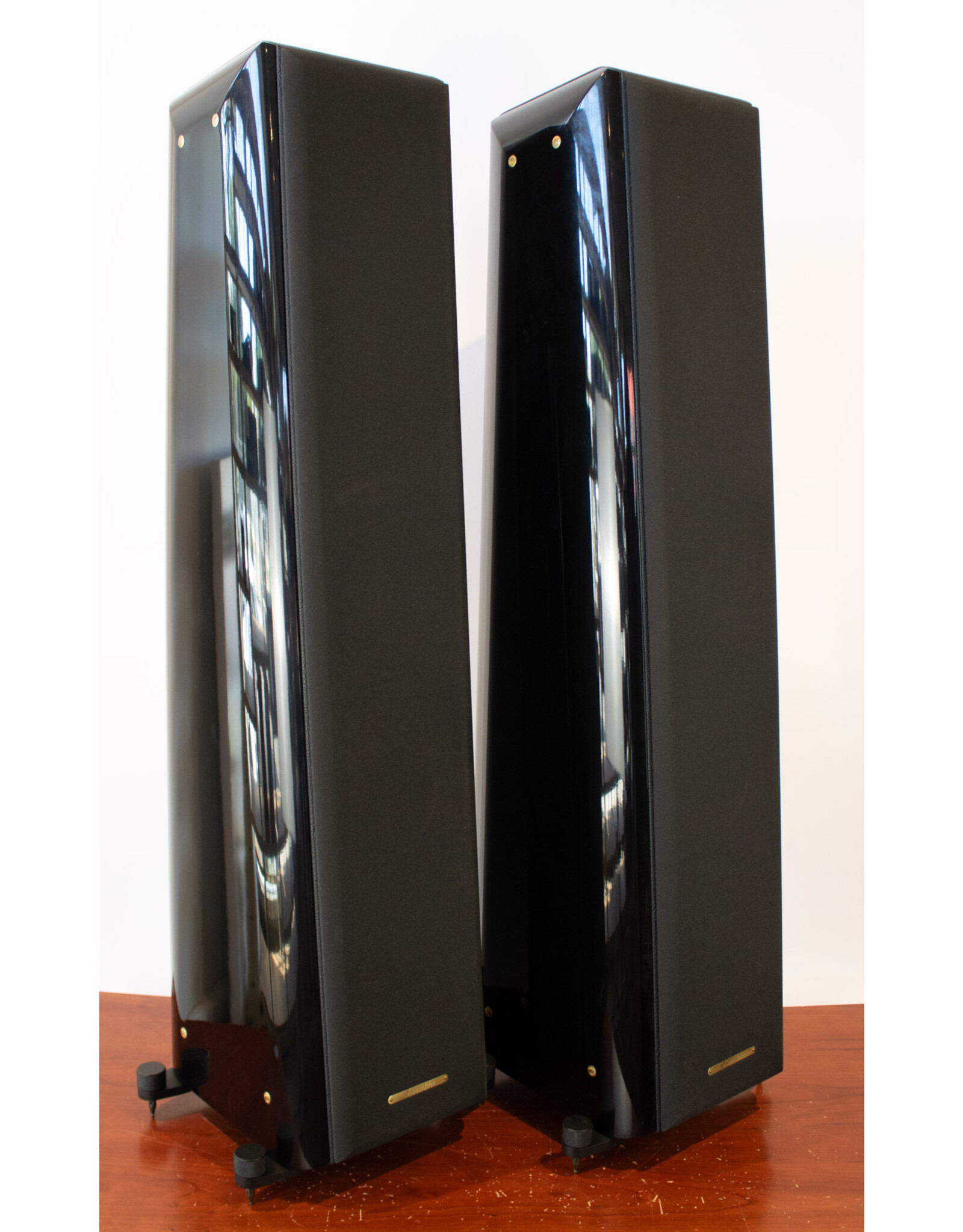 Sonus Faber Sonus Faber Grand Piano Floorstanding Speakers USED