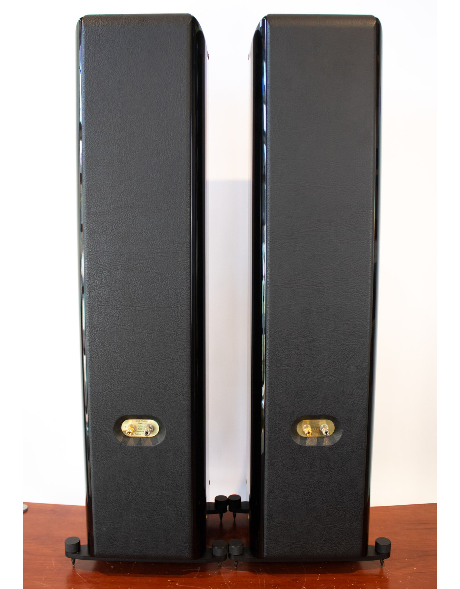 Sonus Faber Sonus Faber Grand Piano Floorstanding Speakers USED