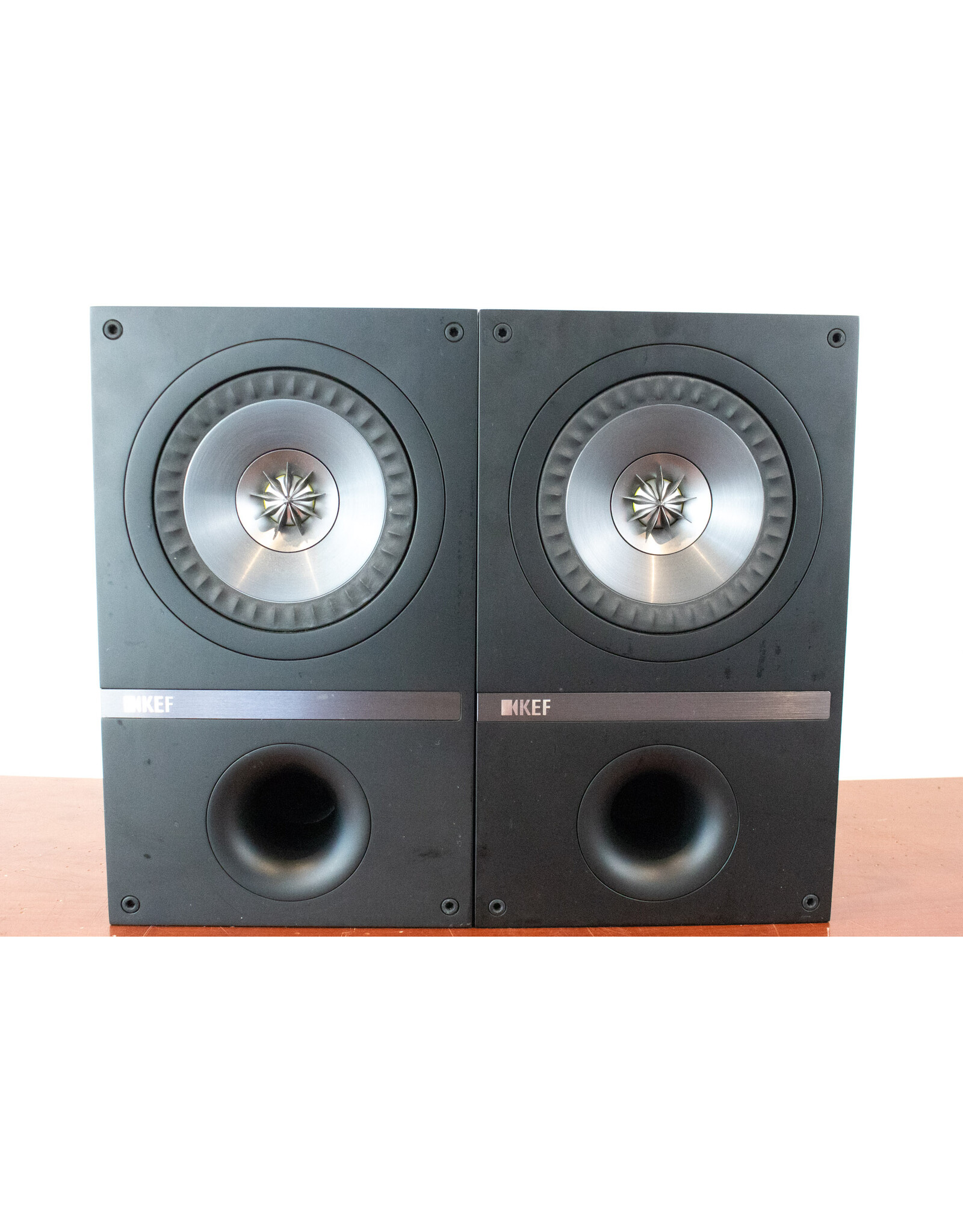 KEF KEF Q100 Bookshelf Speakers USED