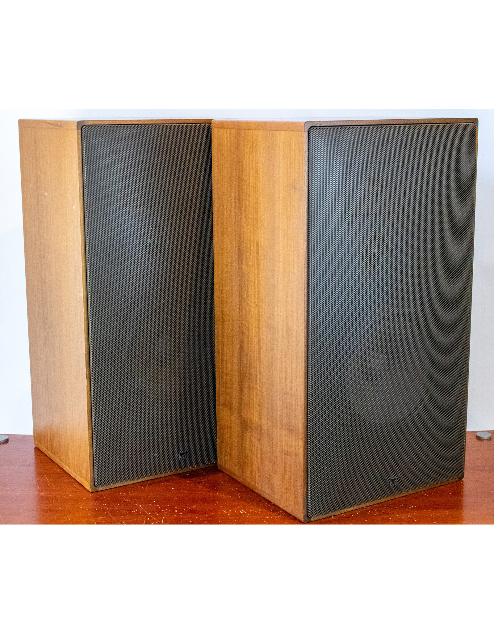 ADS ADS L730 Floorstanding Speakers USED