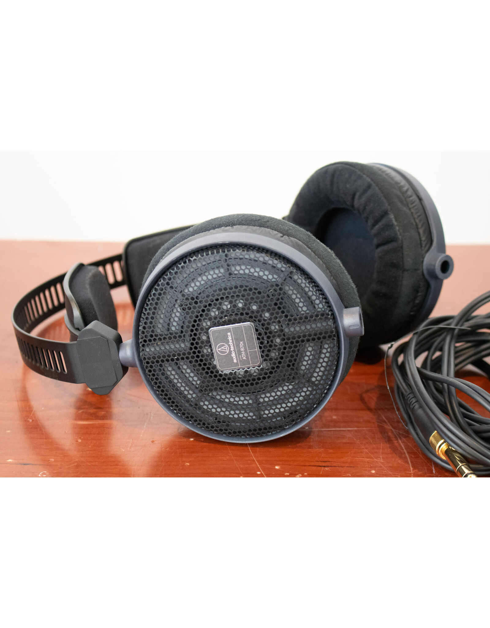Audio-Technica Audio-Technica ATH-R70X Headphones USED