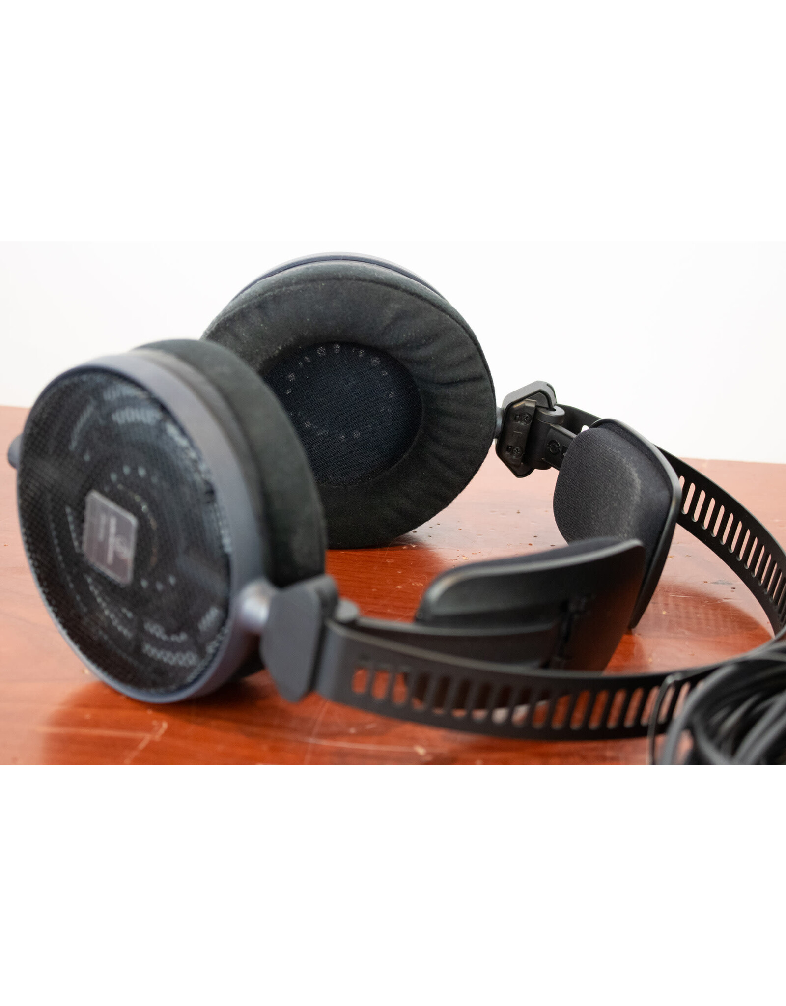 Audio-Technica Audio-Technica ATH-R70X Headphones USED