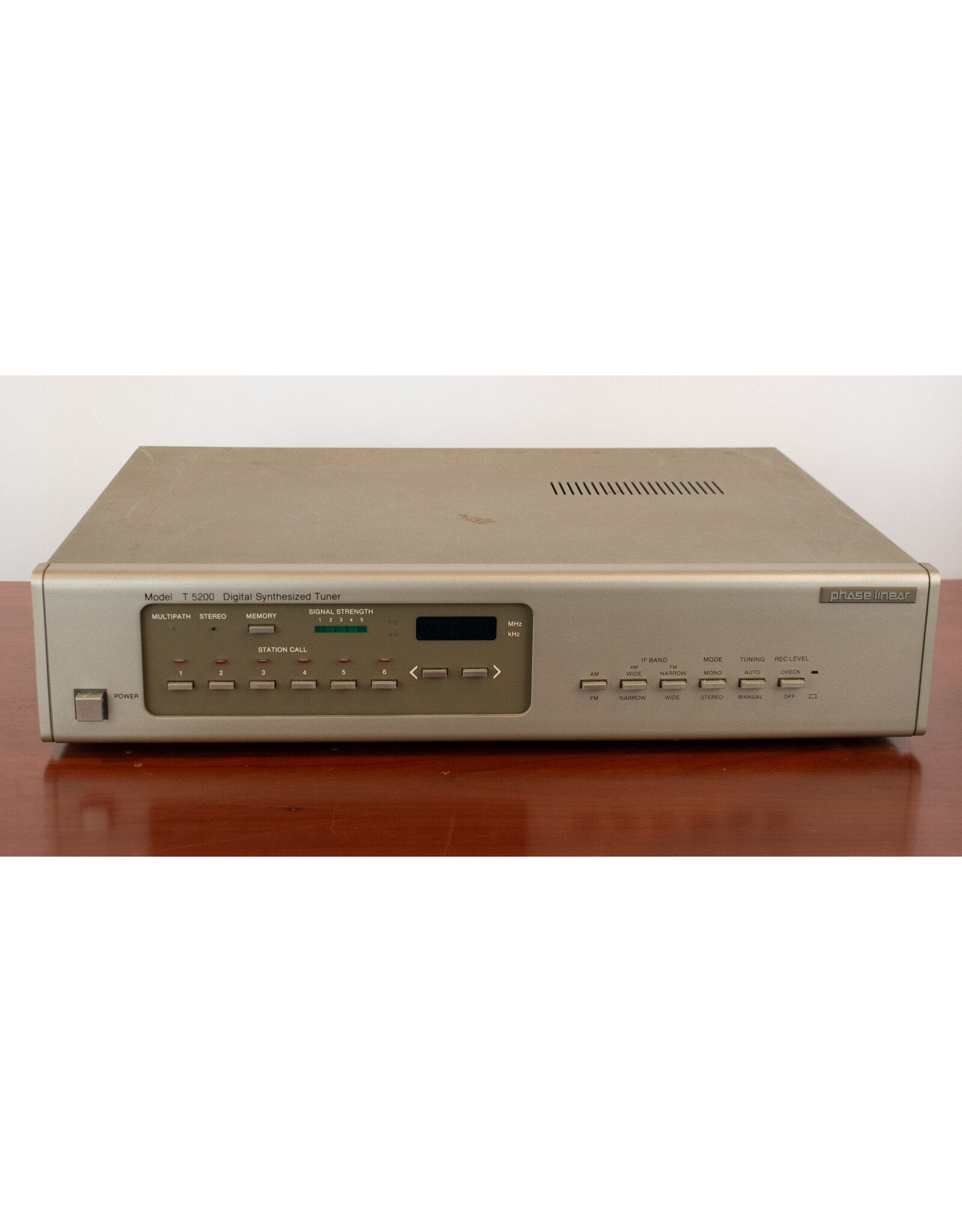 Phase Linear Phase Linear T5200 Tuner USED