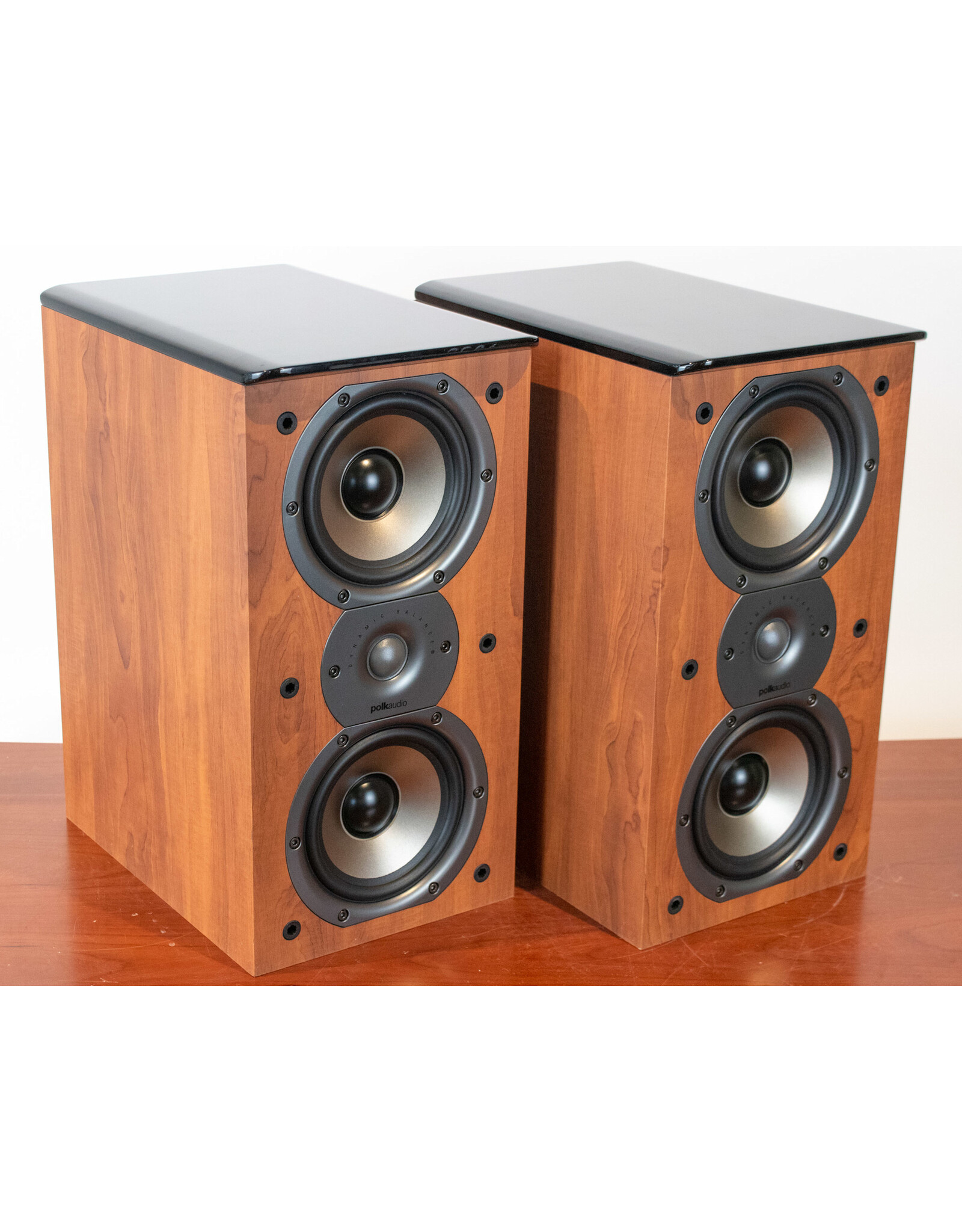 Polk Audio Polk Audio TSi200 Bookshelf Speakers USED