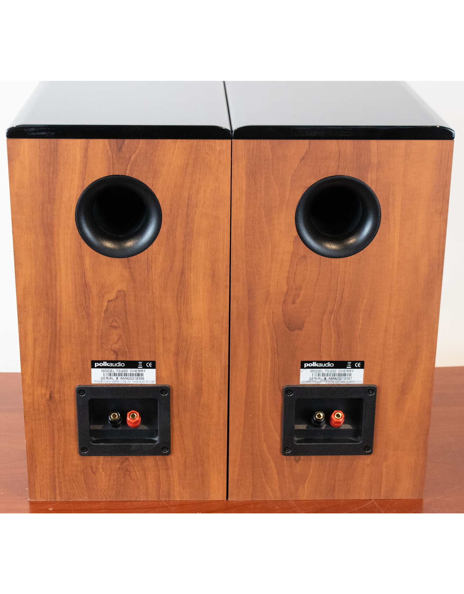Polk Audio Polk Audio TSi200 Bookshelf Speakers USED