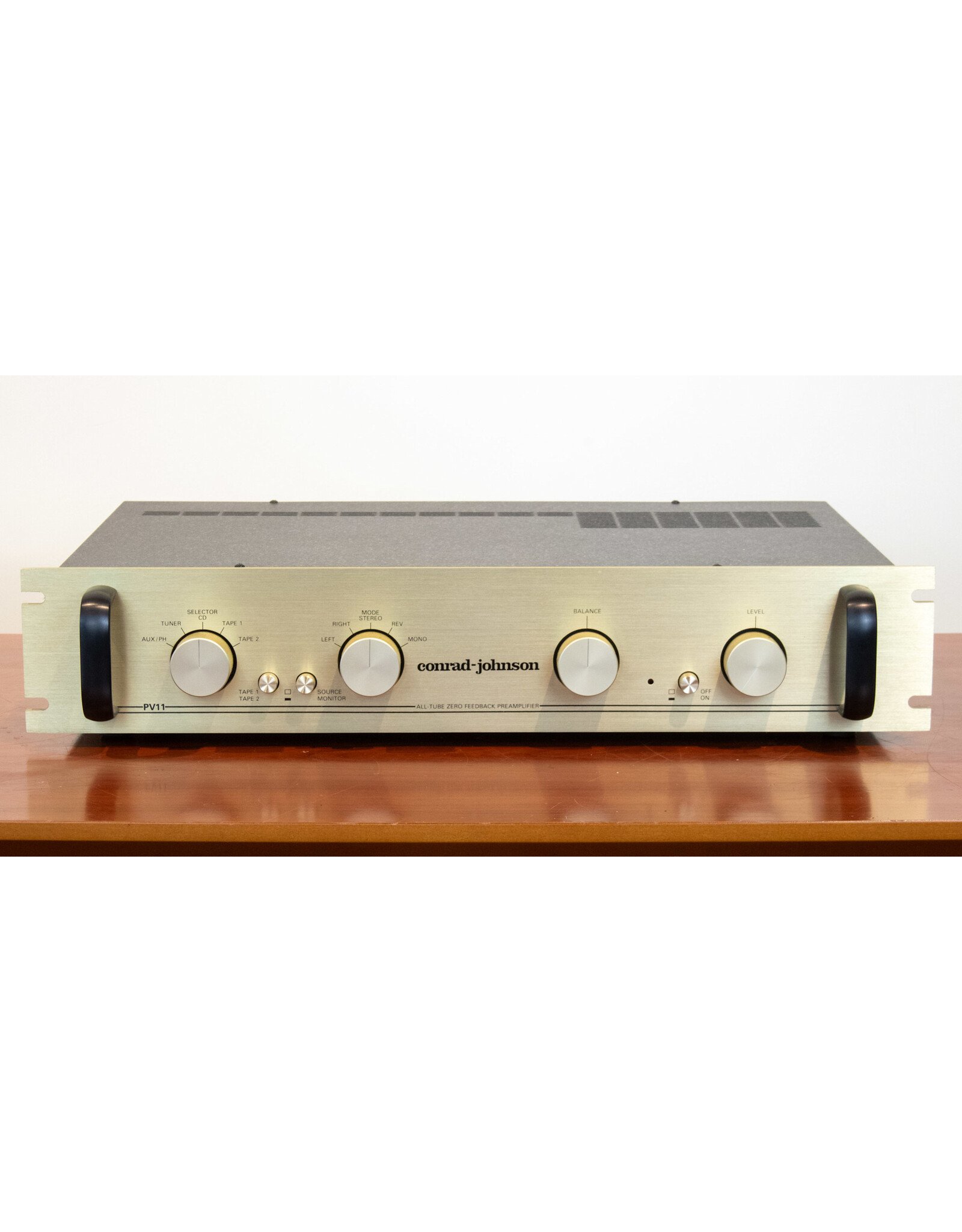 Conrad-Johnson Conrad-Johnson PV11 Preamp USED