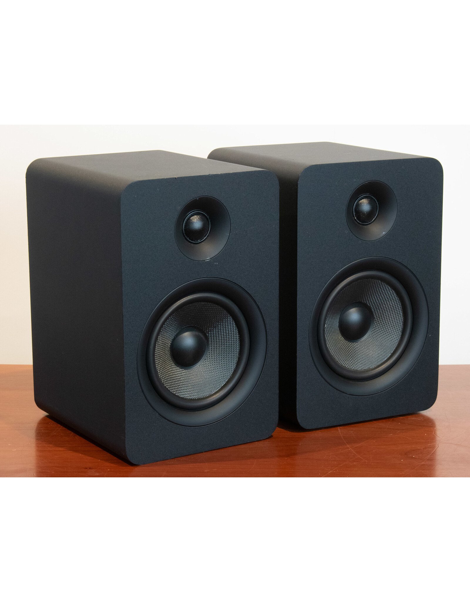 Kanto Kanto YU6 Passive Bookshelf Speakers USED