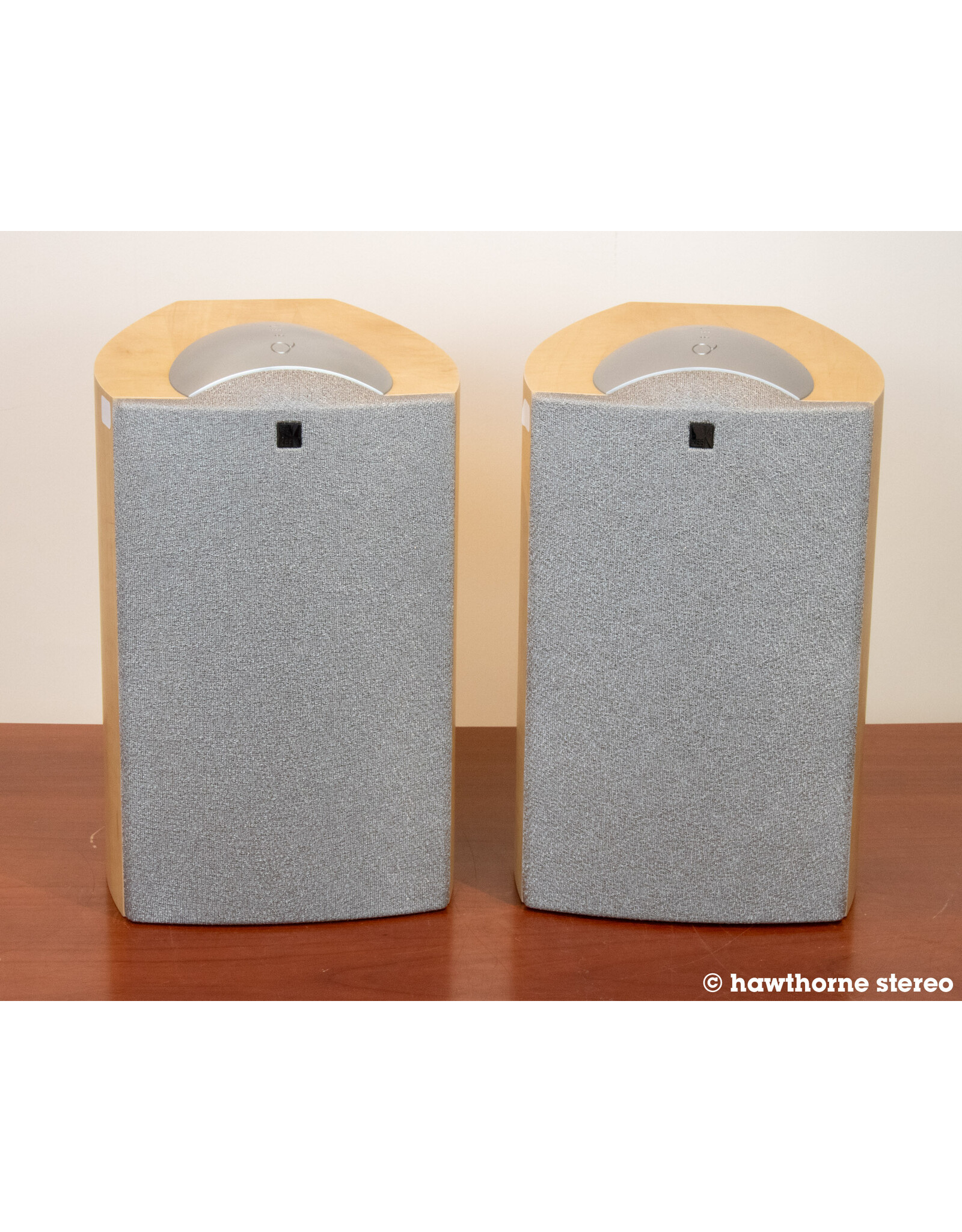 KEF KEF QCompact Bookshelf Speakers USED