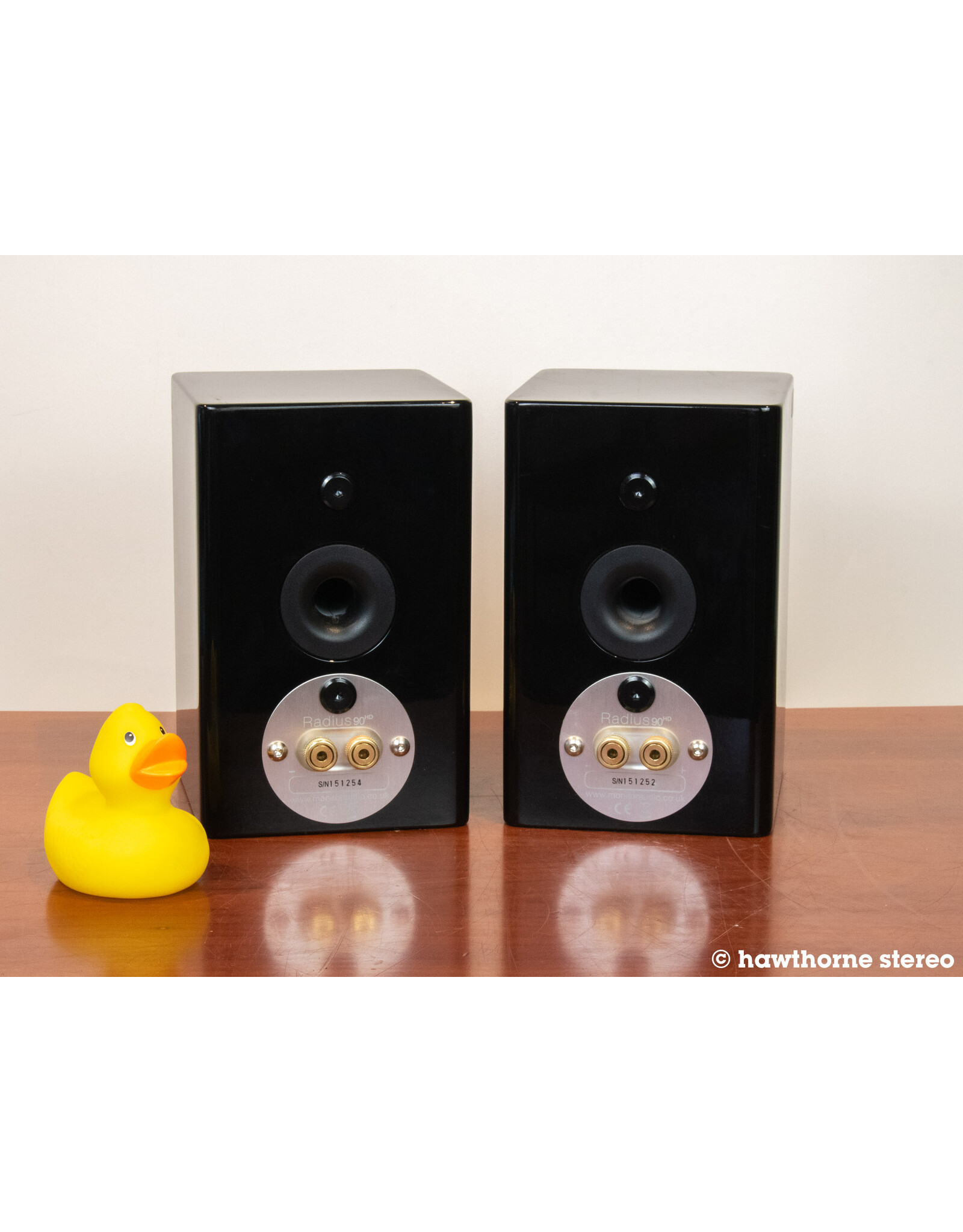 Monitor Audio Monitor Audio Radius 90HD Bookshelf Speakers USED