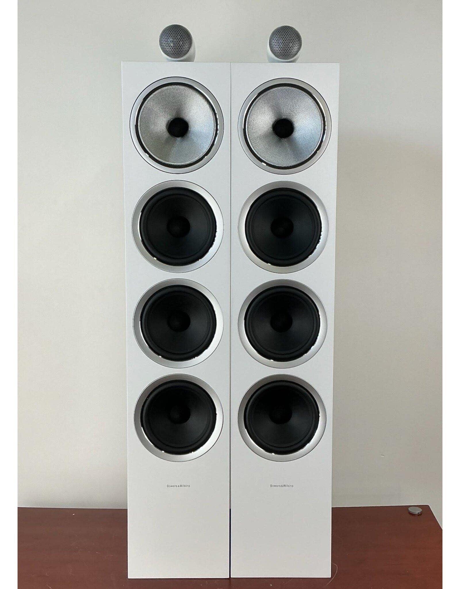 B&W B&W 702 S2 Floorstanding Speakers USED