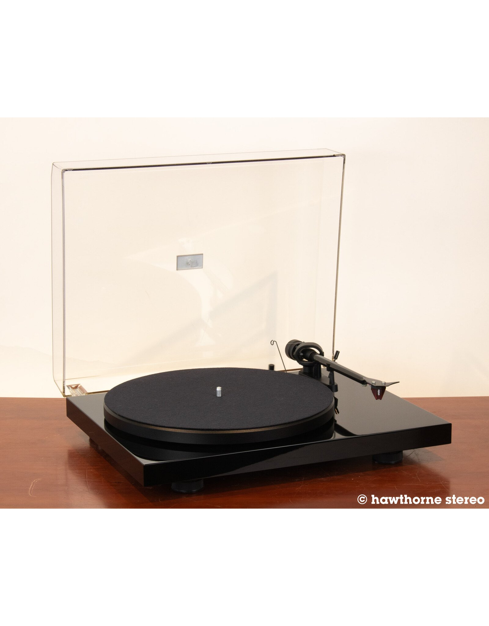Pro-Ject Pro-Ject Debut Carbon DC Turntable USED