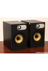 B&W B&W 686 Bookshelf Speakers USED