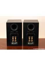 B&W B&W 686 Bookshelf Speakers USED