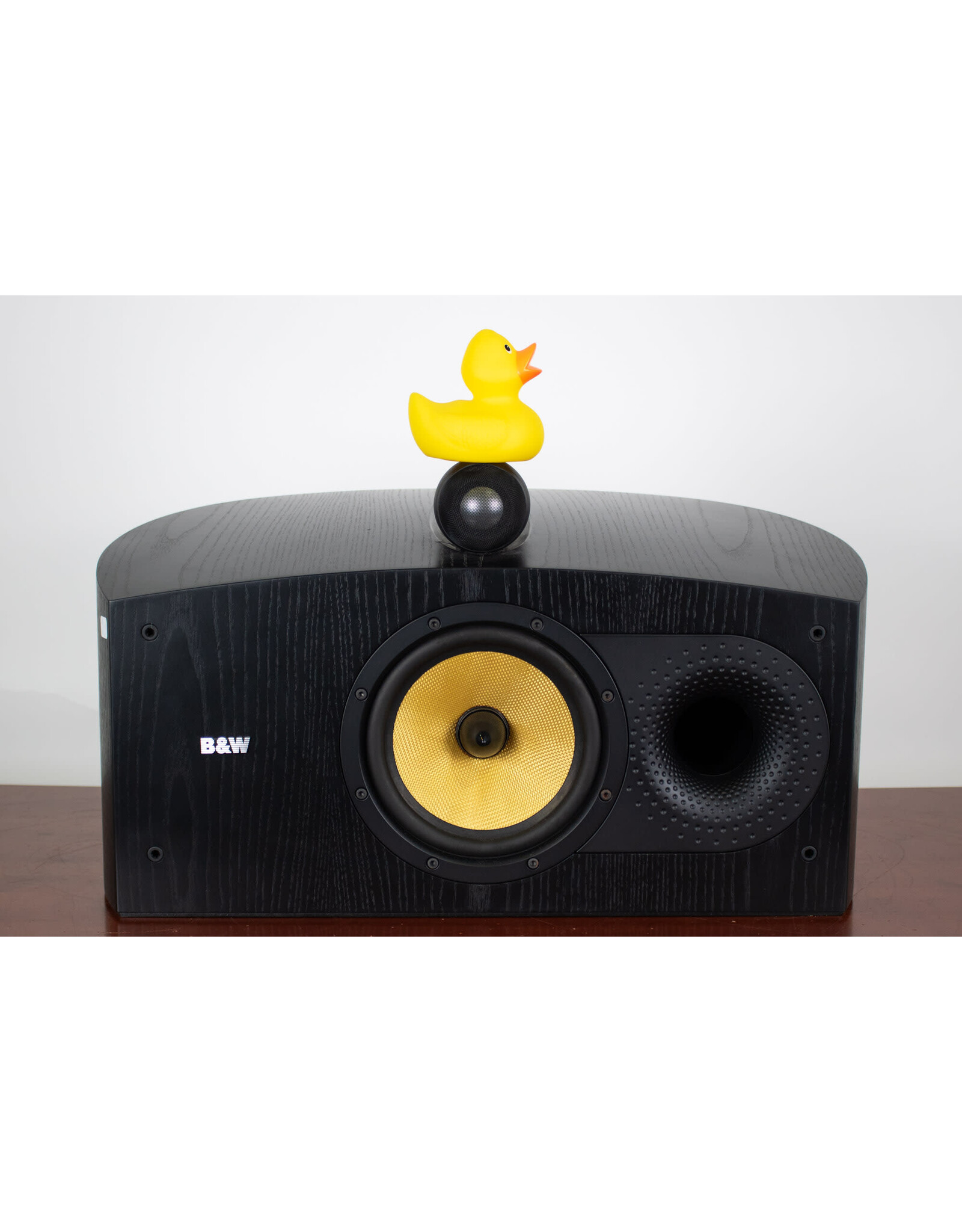 B&W B&W Nautilus HTM2 Center Speaker USED