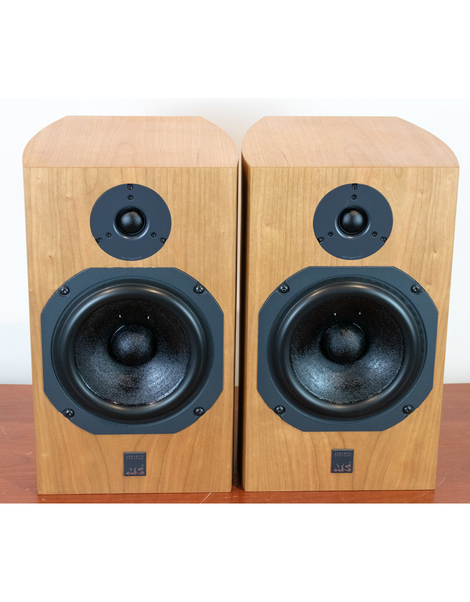ATC ATC SCM11 v2 Bookshelf Speakers USED