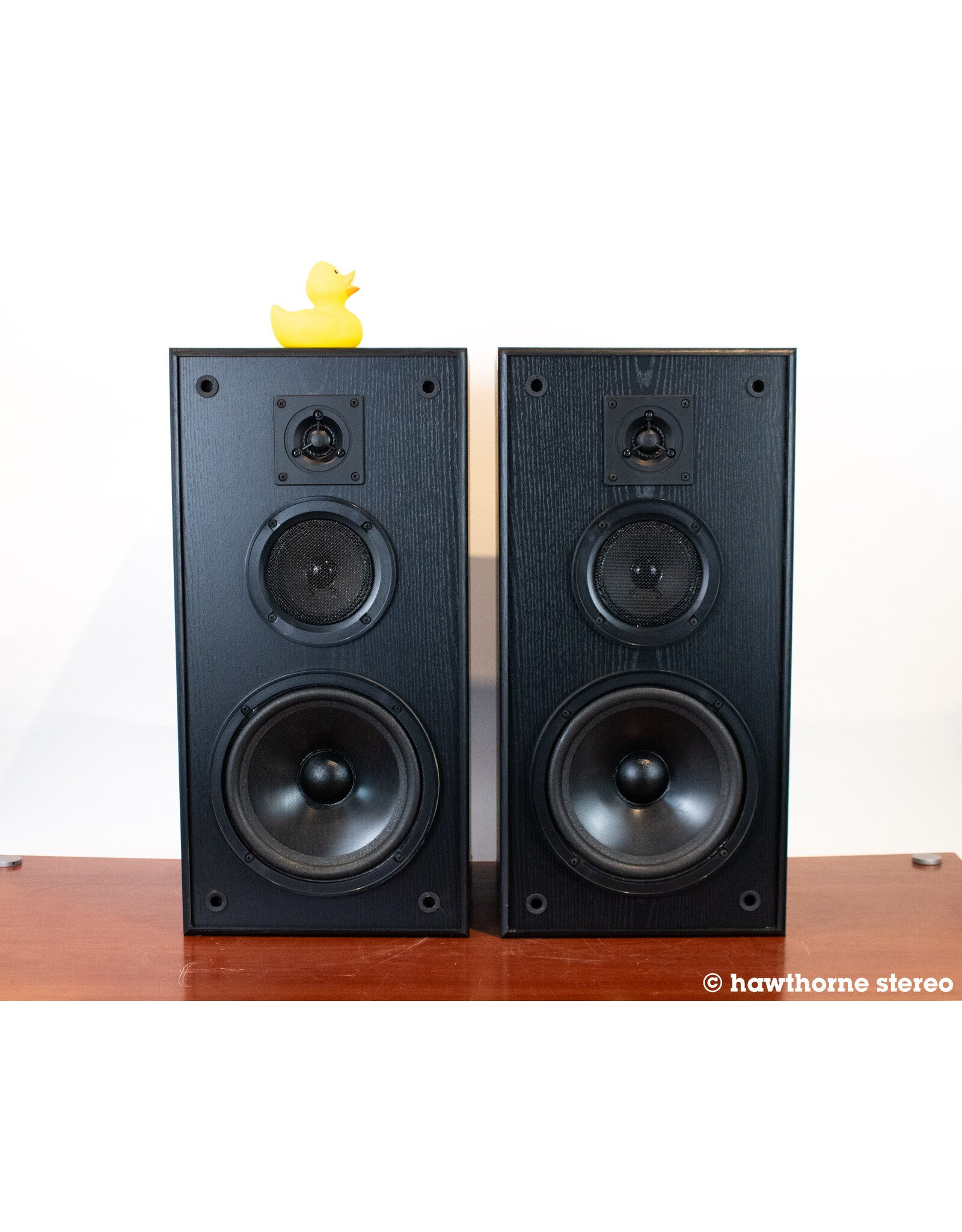 KLH KLH AV-830 Bookshelf Speakers USED