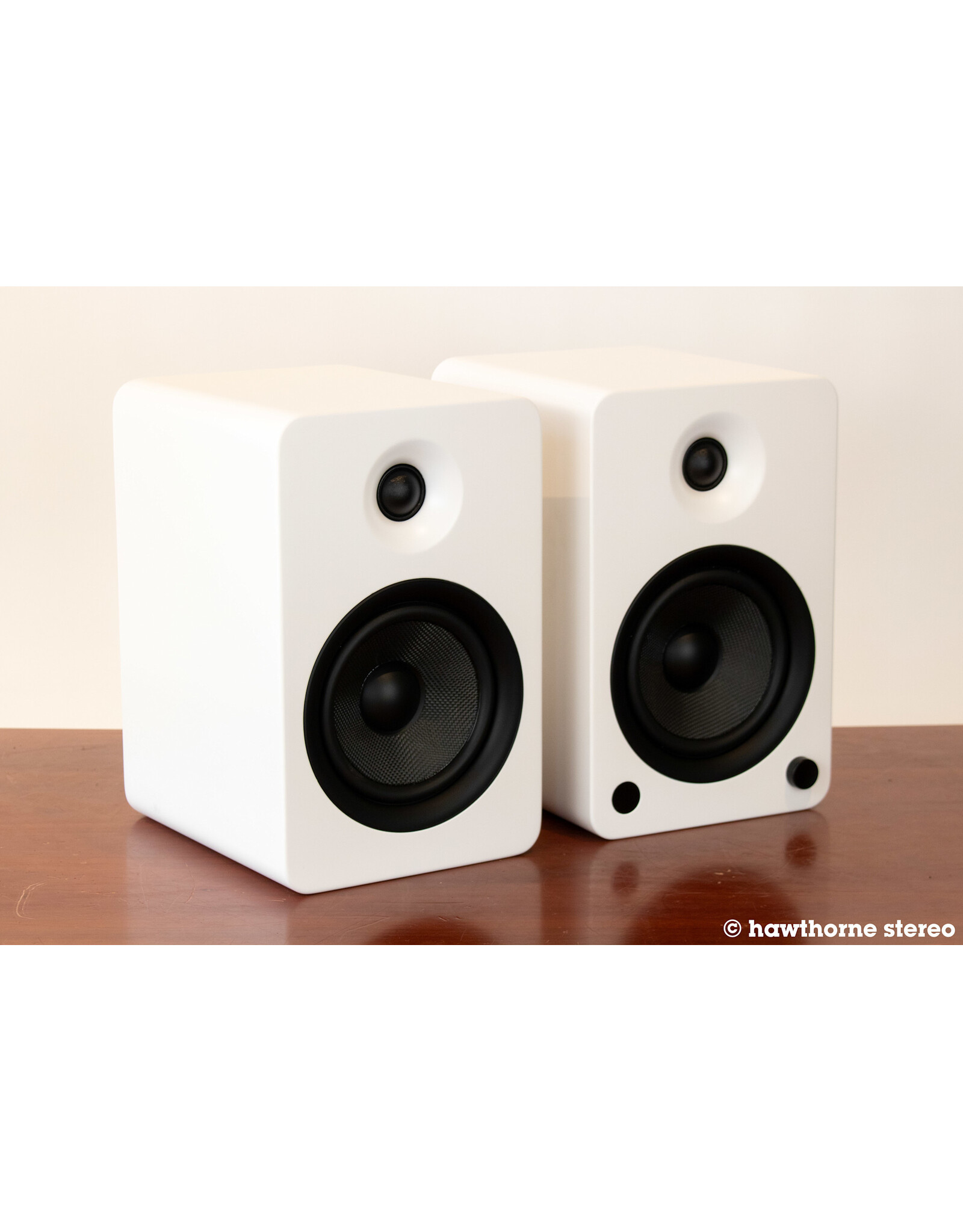 Kanto Kanto YU6 White Powered Speakers OPEN BOX