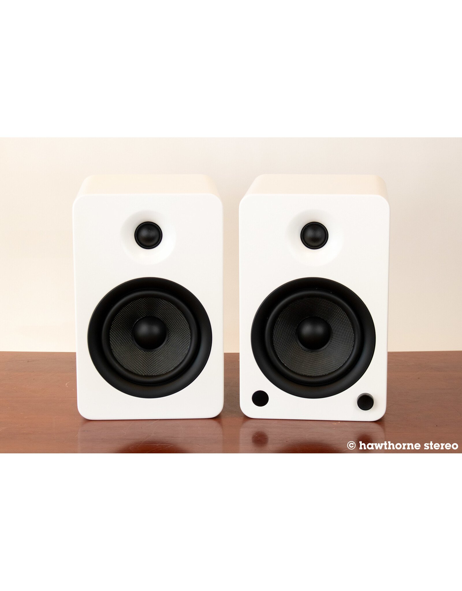 Kanto Kanto YU6 White Powered Speakers OPEN BOX