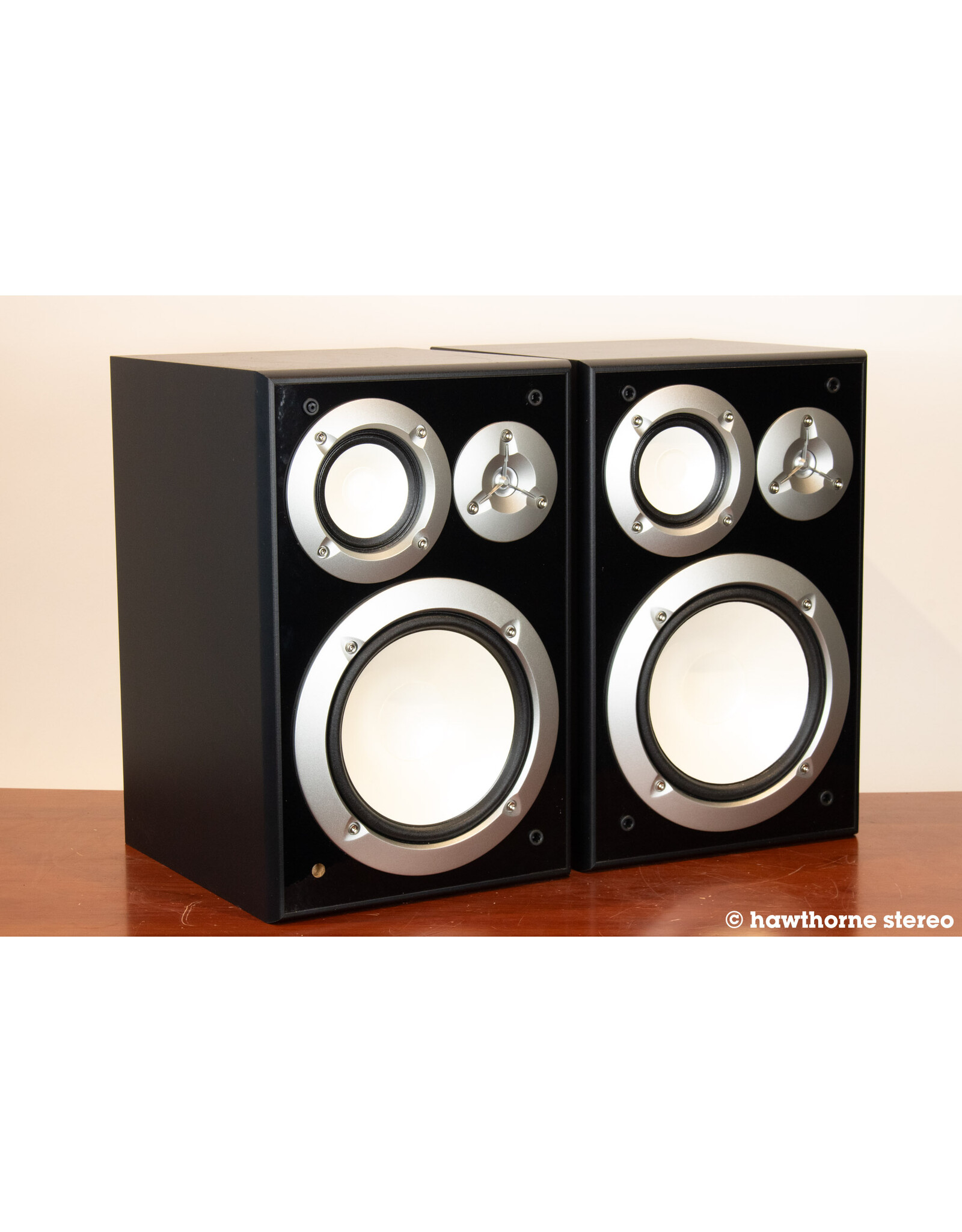 Yamaha Yamaha NS-6490 Bookshelf Speakers USED