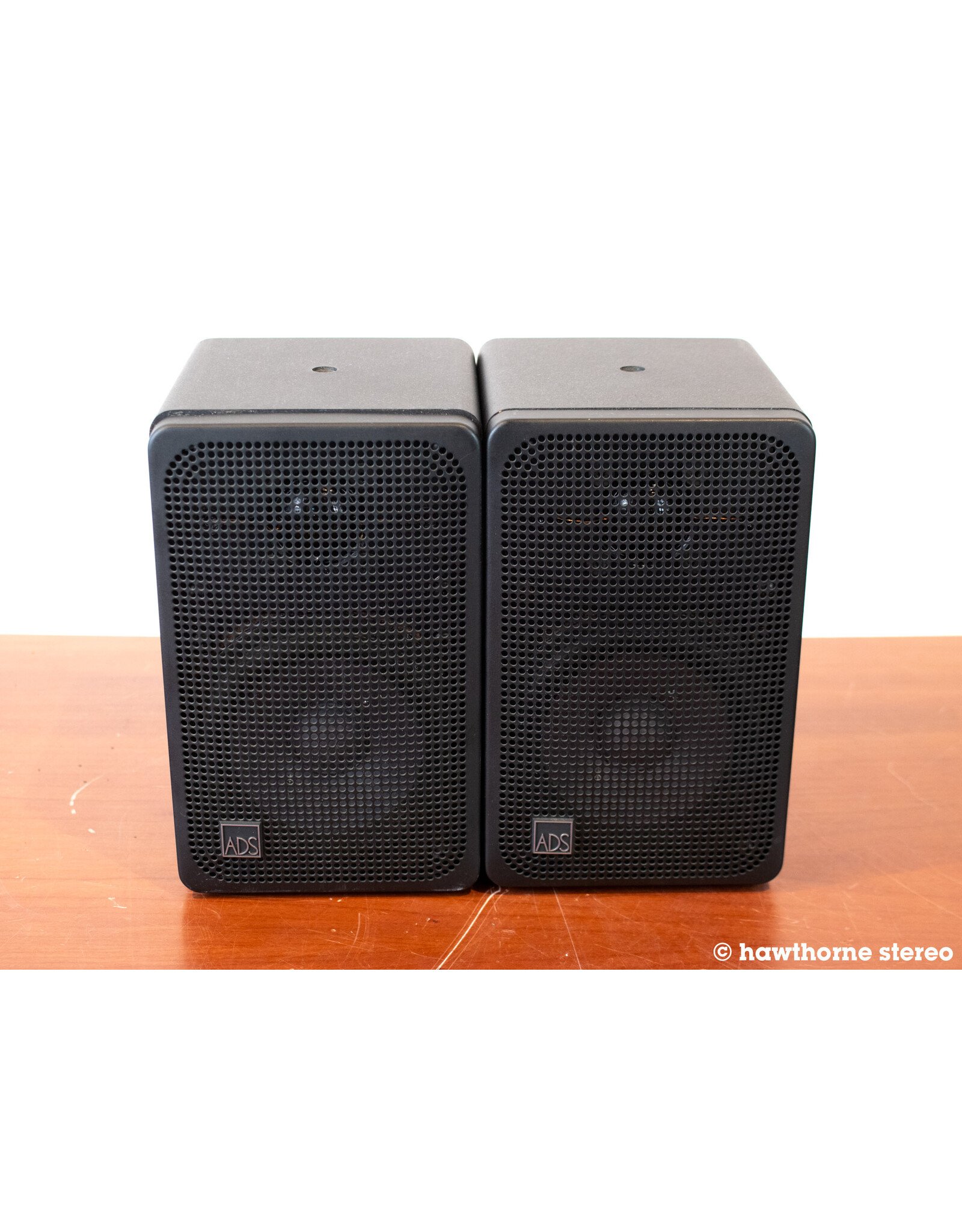 ADS ADS L200C Bookshelf Speakers USED