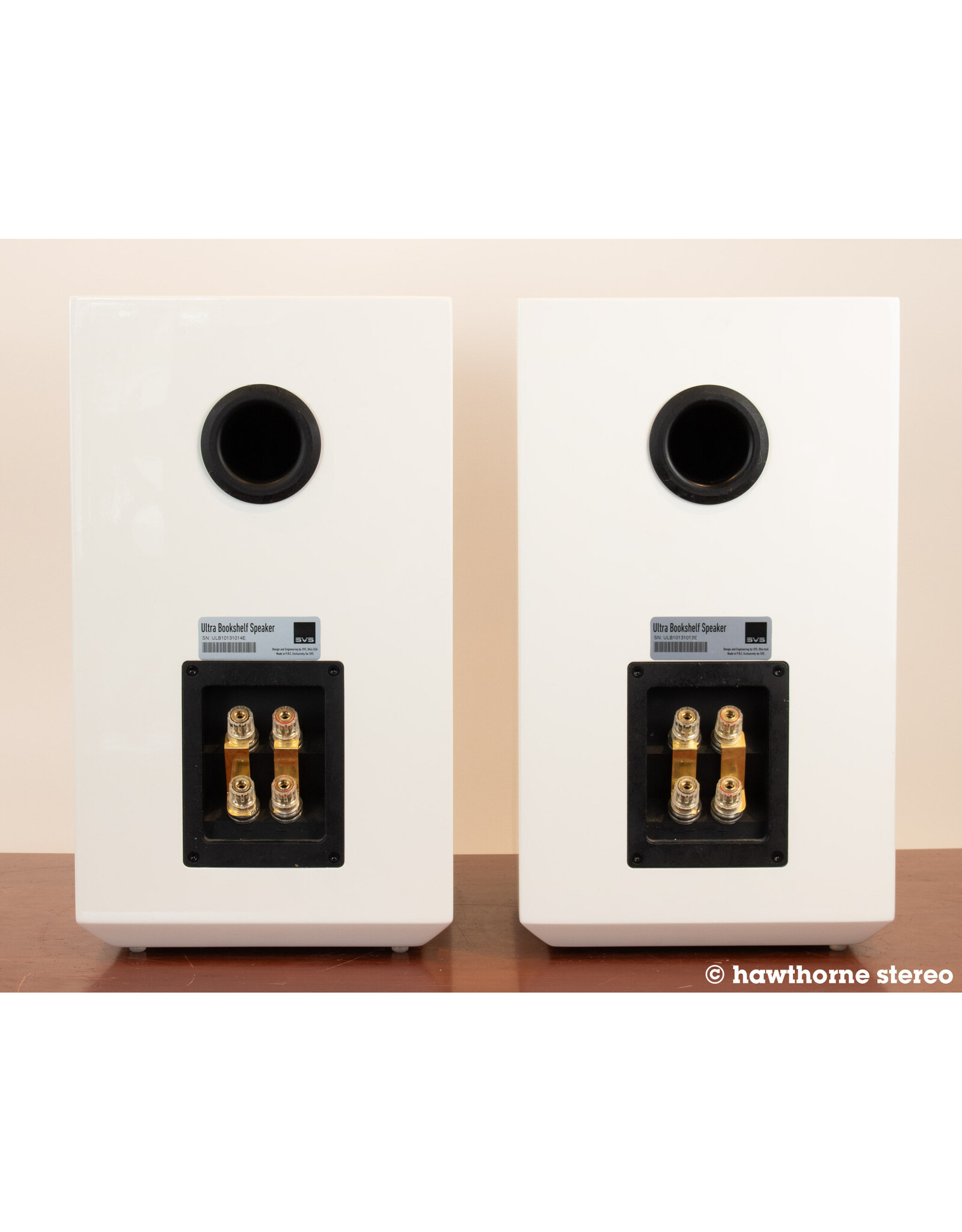 SVS SVS Ultra Bookshelf Speakers USED