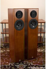 Vienna Acoustics Vienna Acoustics Bach Floorstanding Speakers USED