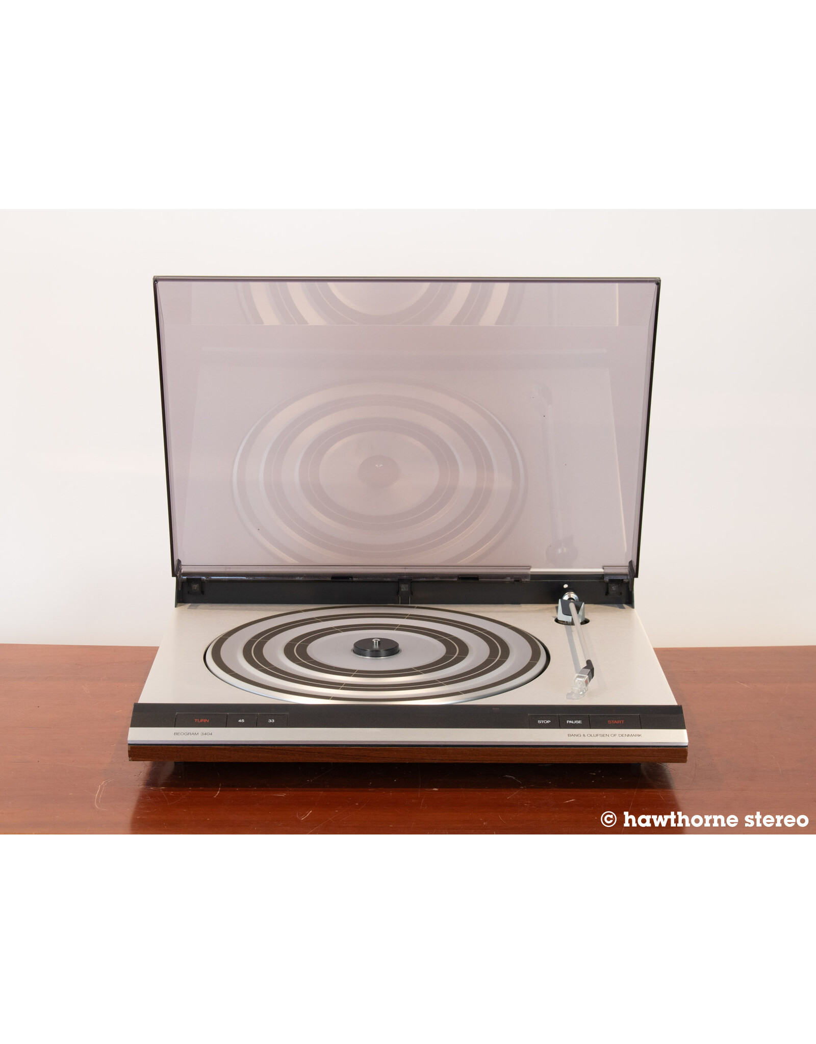 Bang & Olufsen Bang & Olufsen 3404 Turntable USED